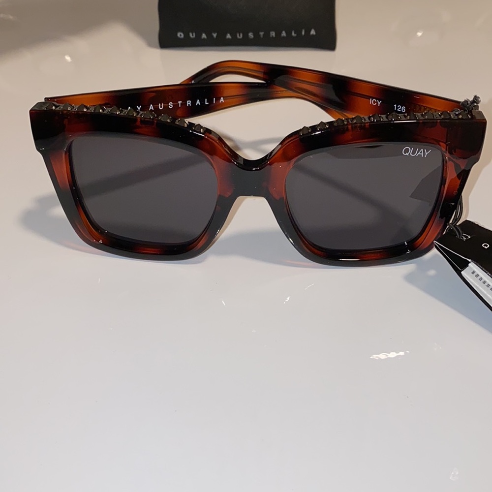 QUAY Icy Studs Tortoise Shell Sunglasses